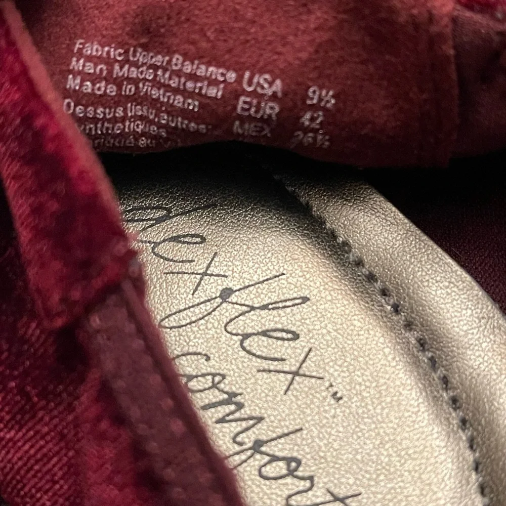 NWT Dexflex Comfort Women's Dark Red Flats - Picture 5 of 8